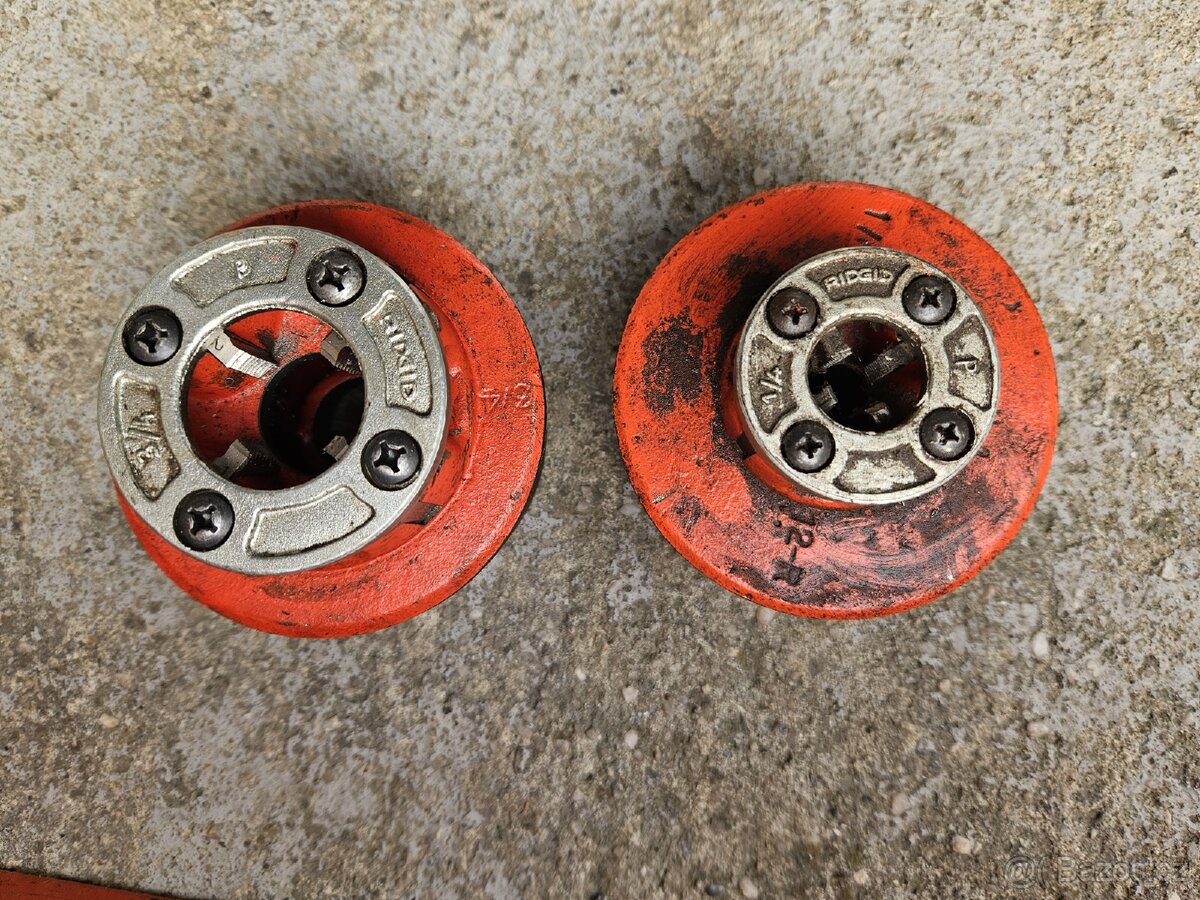 ELEKTRICKÁ RUČNÍ ZÁVITNICE - 9