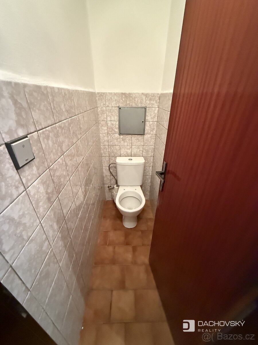 Pronájem bytu 1+1 44 m² - 9