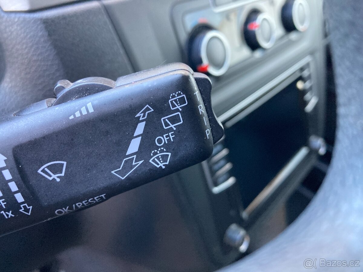 VOLKSWAGEN CADDY MAXI 2,0TDi 7míst webasto - 9