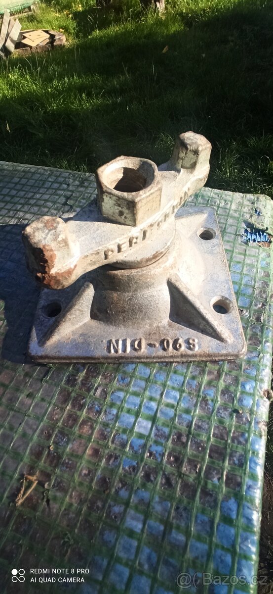 Tyče kruhové nerez, spojovací úhelníky, matice s kalotovžkou - 9