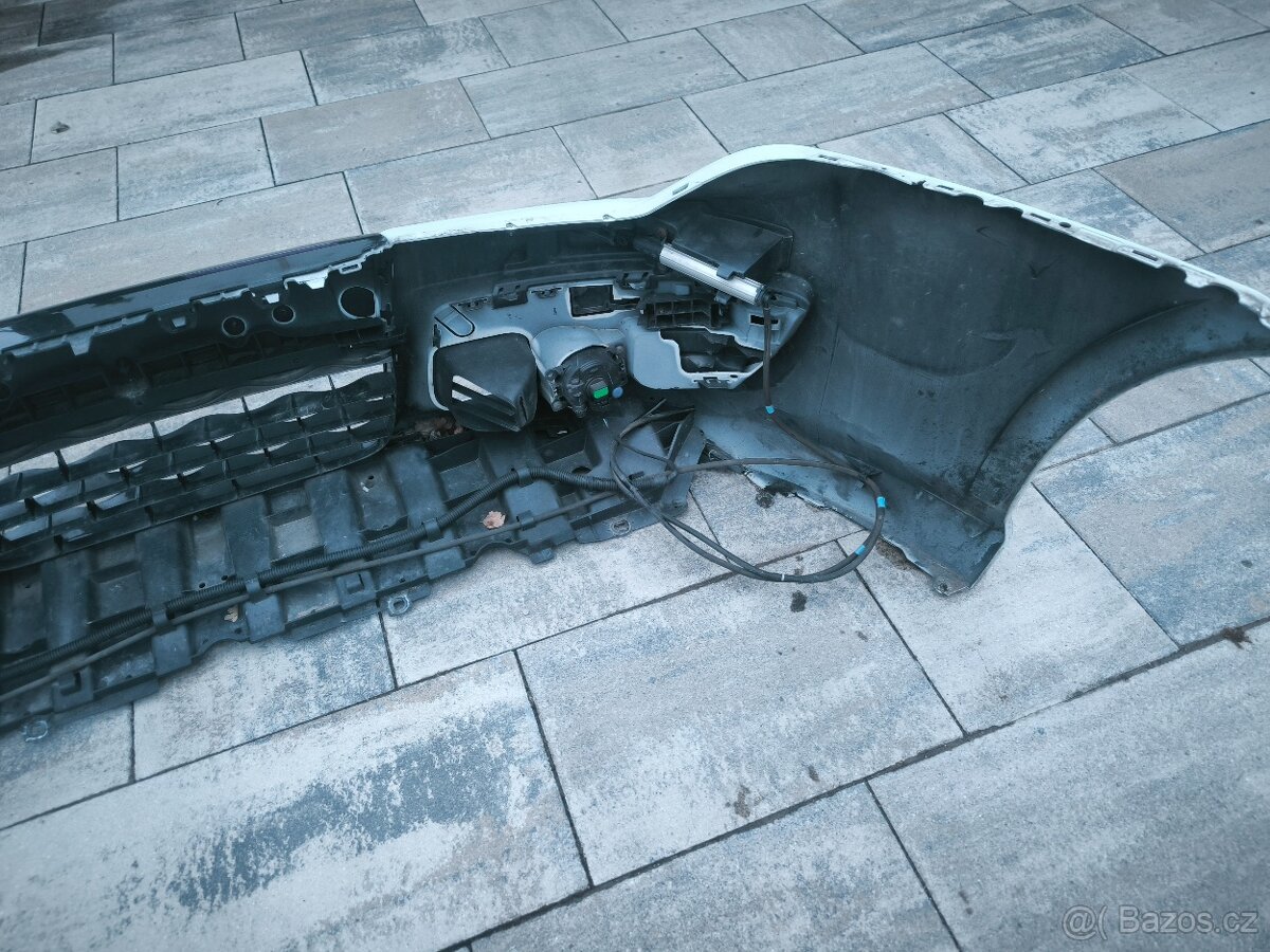 Přední nárazník Renault laguna III - 9