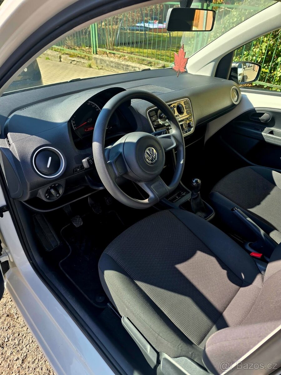 VW UP, r.v. 2015 - 9