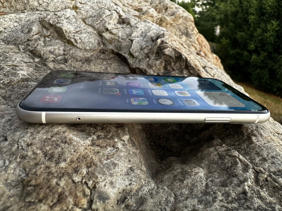 iPhone SE 2020 64 GB - 9