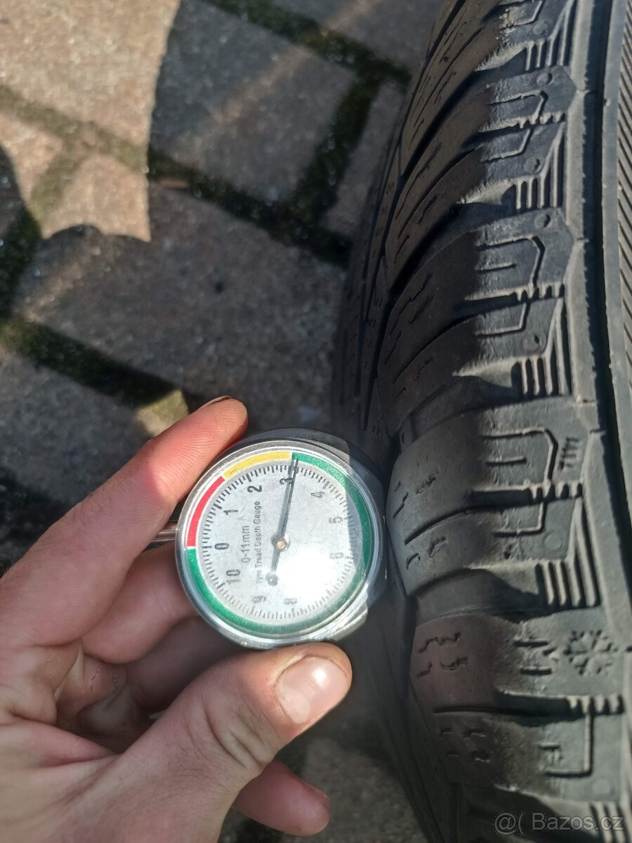 473. Originál kola Ford R15 s TPMS ventilky - 9