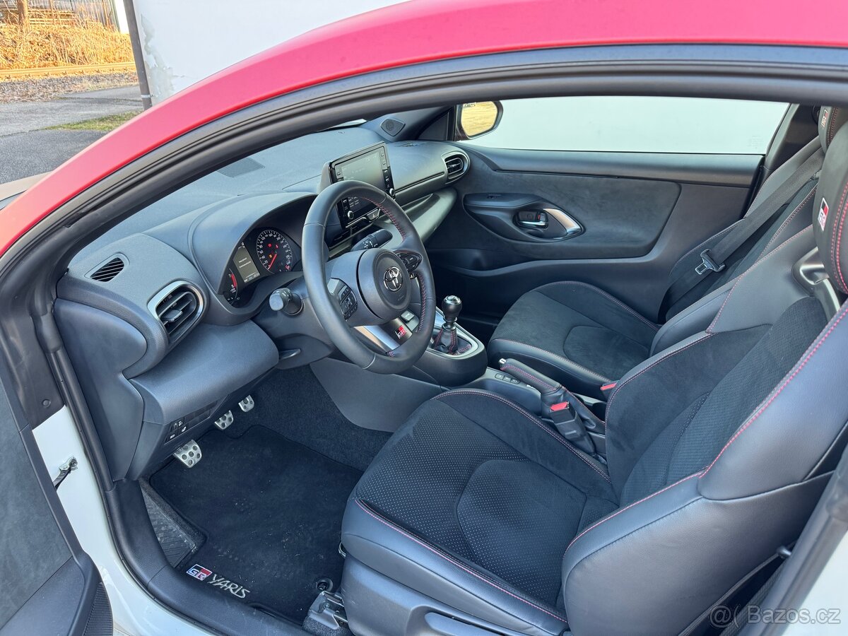 Toyota Yaris GR Sport - 9