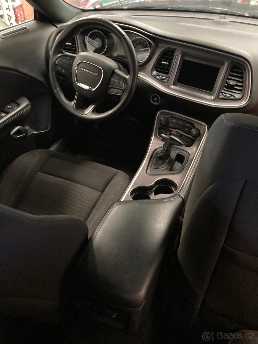 Dodge Challenger - 9