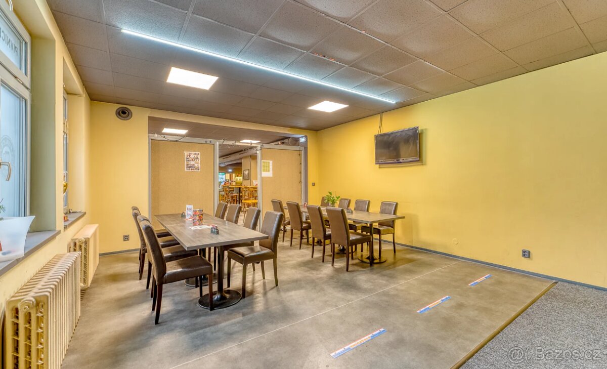 Prodej restaurace 295 m², Praha 8 - Kobylisy - 9