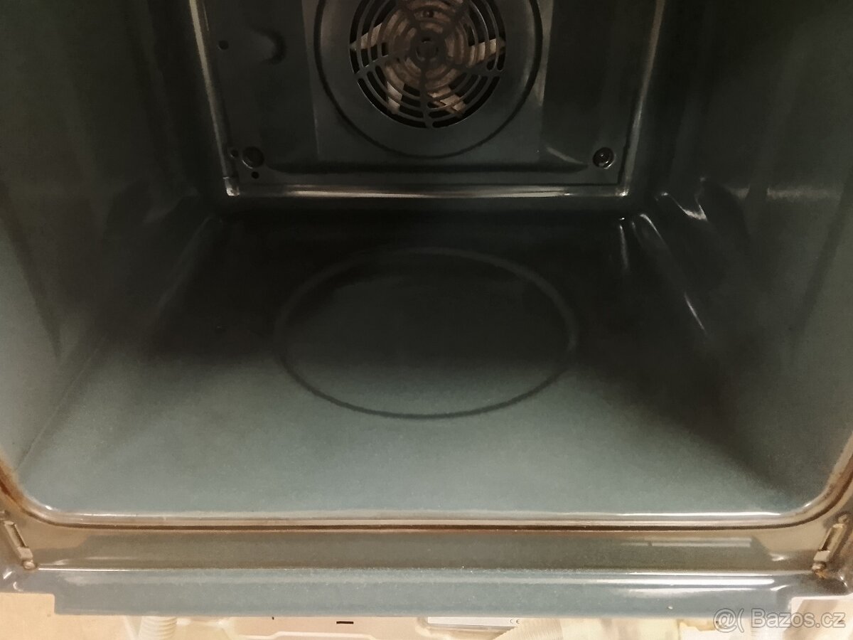 Vestavná trouba AEG - 9