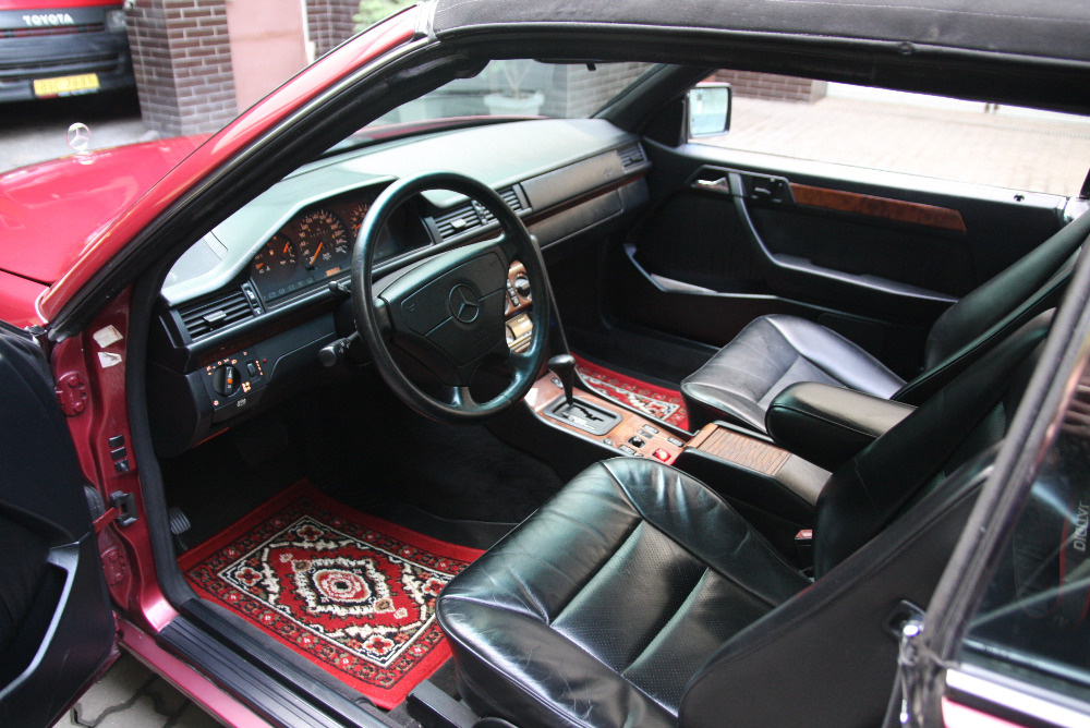 Mercedes Benz 124 300 CE 24V Cabrio - 9