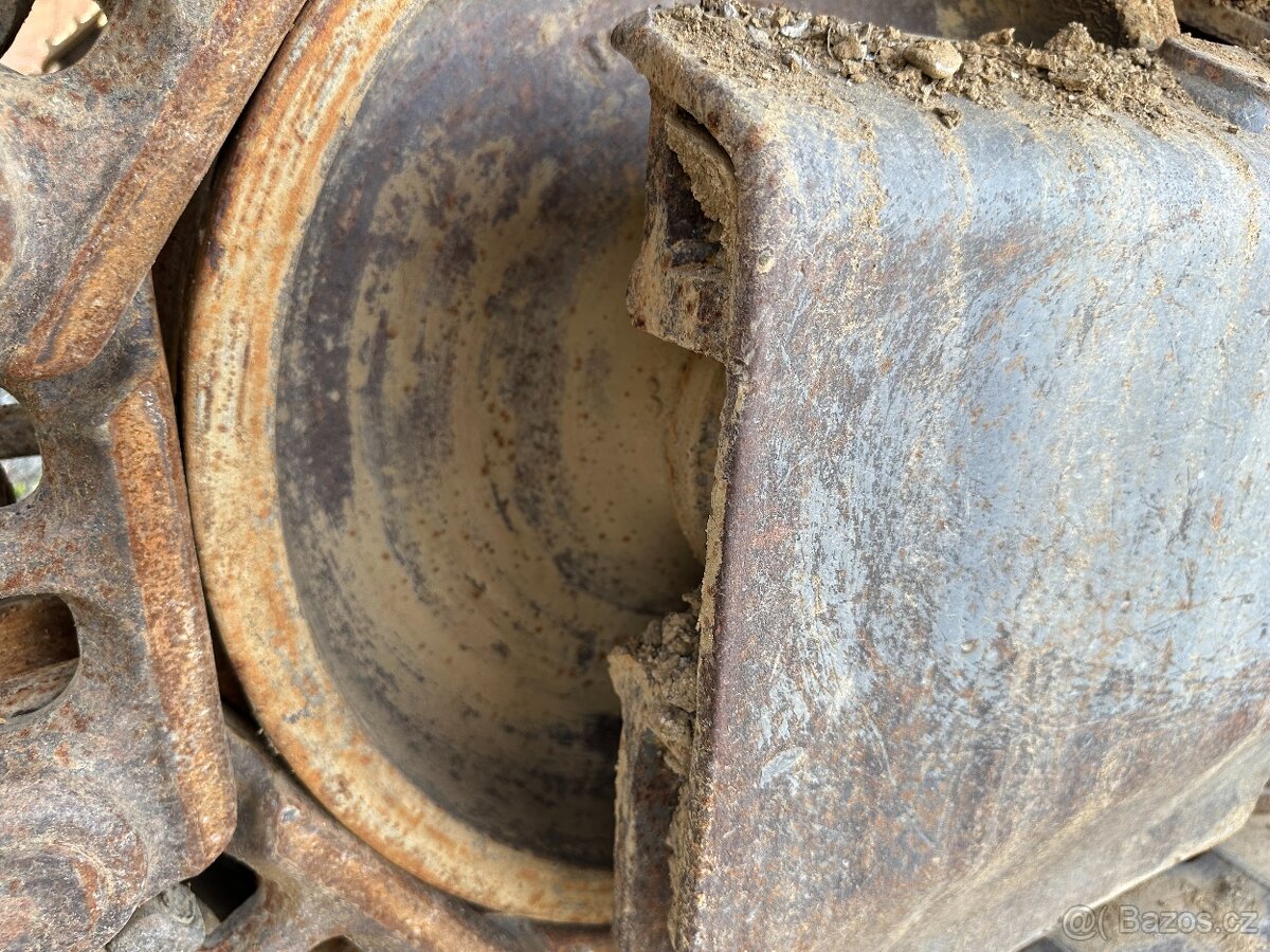 Pásový bagr VOLVO EC220EL - 9