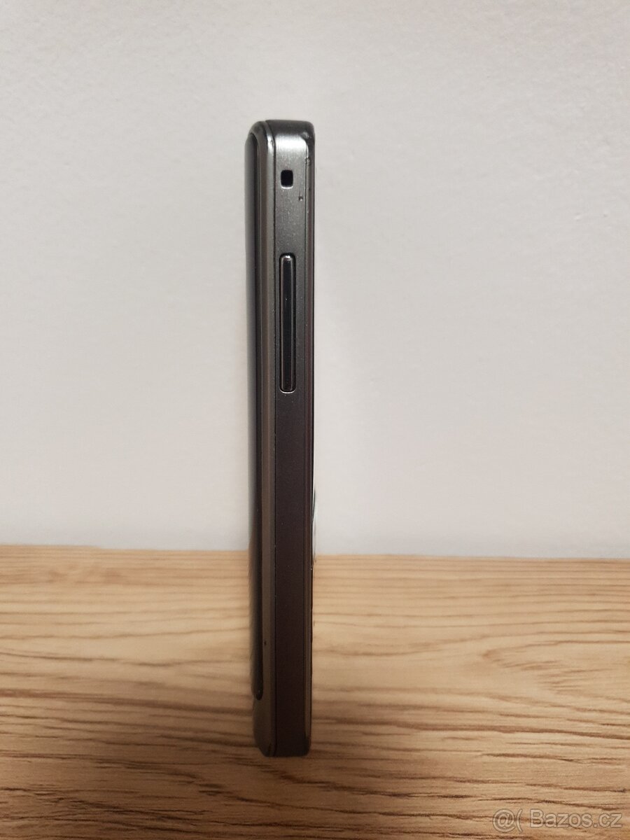 Samsung GT-S5610 - 9