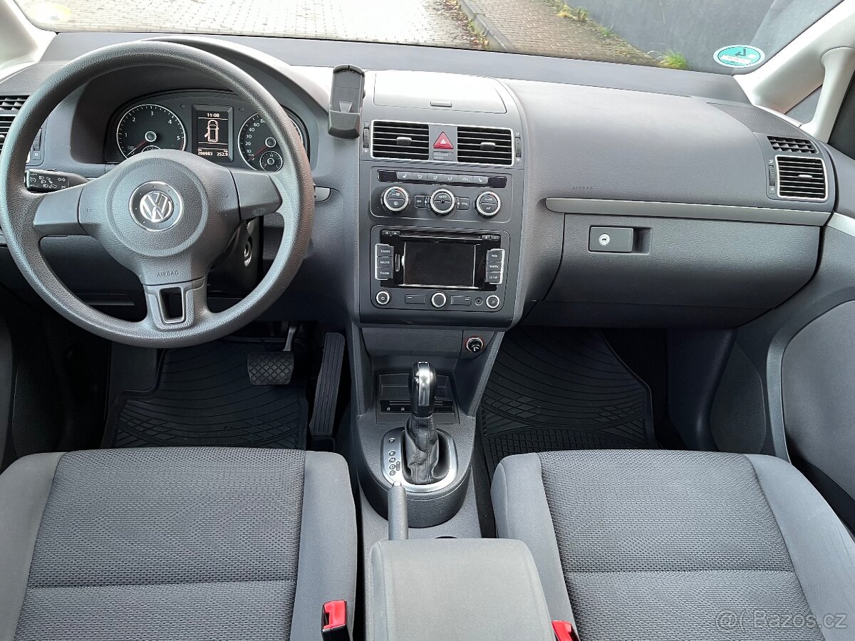 VW Touran 1.6 TDi DSG Serviska - 9