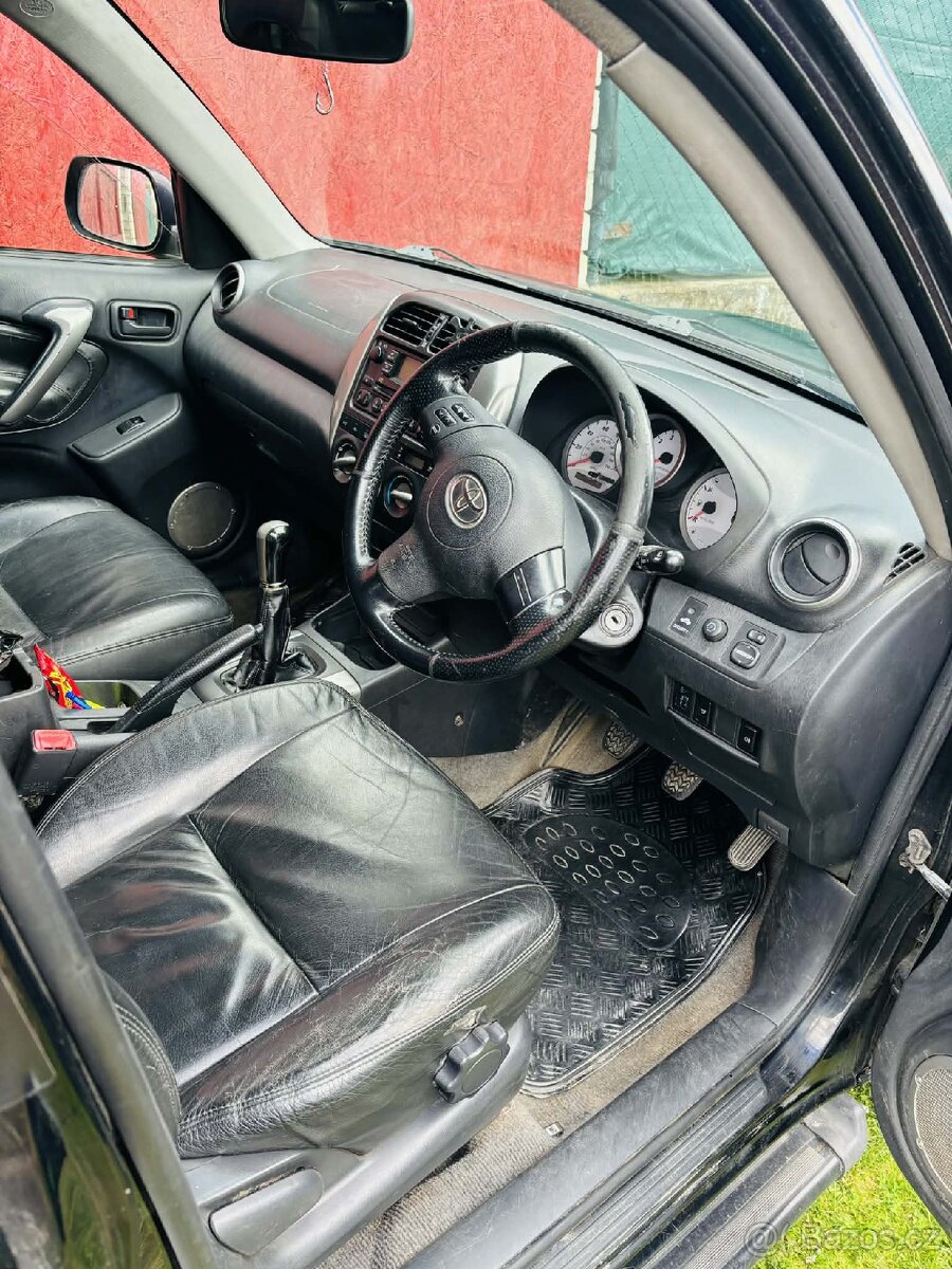 Toyota RAW 4 - 9