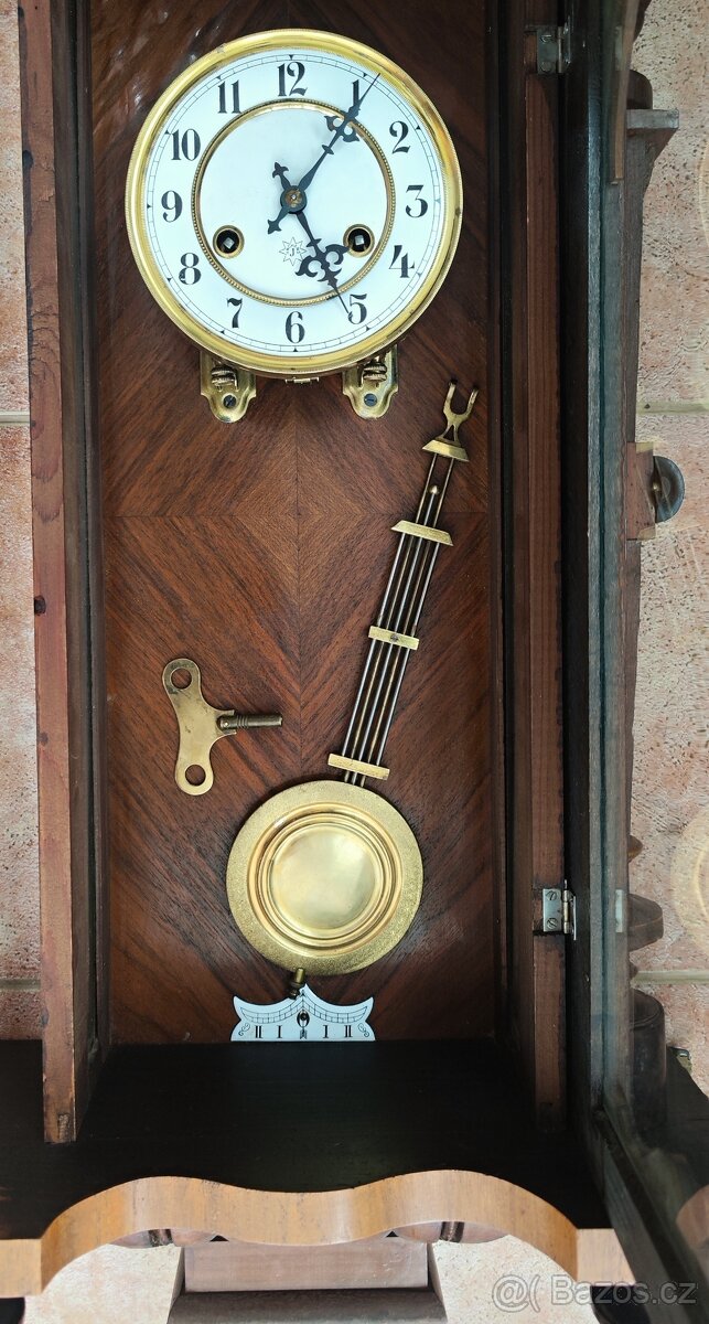 Luxusní bohatě vyřezávané a zdobené starožitné pérovky - 9