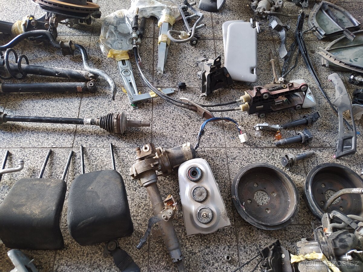 Toyota Yaris II náhradní díly - 9