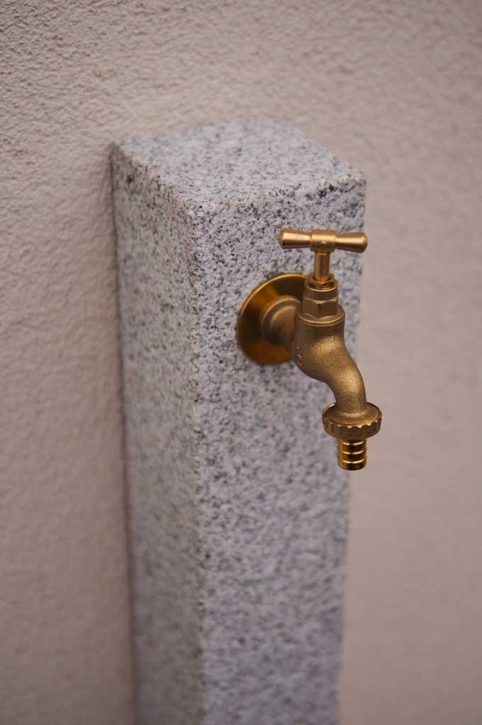 Vodovodní zahradní sloupek z žuly (granit) - 9