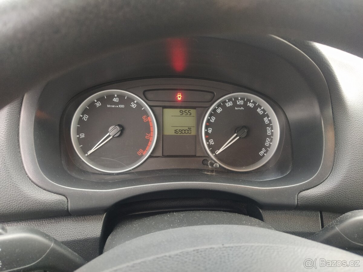 Škoda Fabia II 1,2 HTP 51 kW - 9