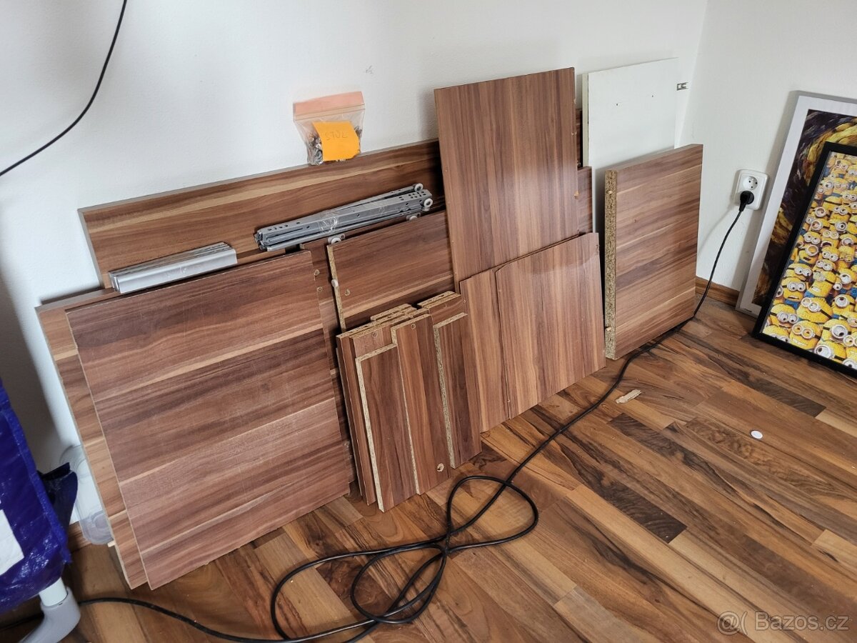 Psací stůl 145 x 60 x 76,5 - 9