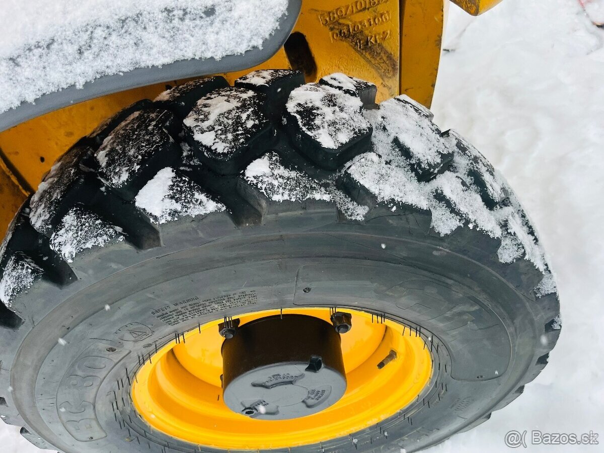 Predám Teleskopický manipulátor JCB 524-50 - 9