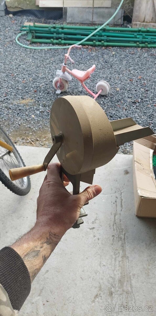 Rúzné staré věci. - 9