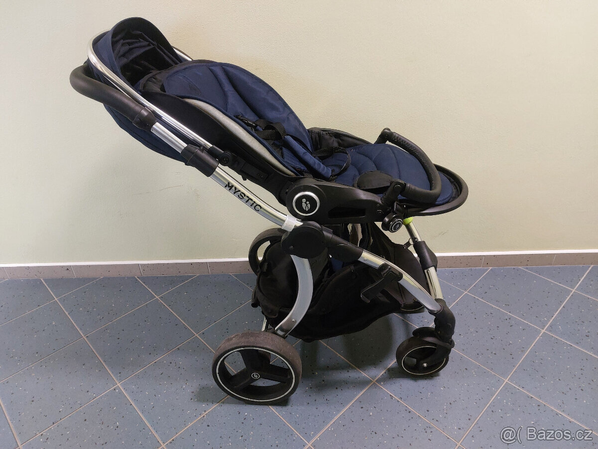 Kočárek + výbava - 9