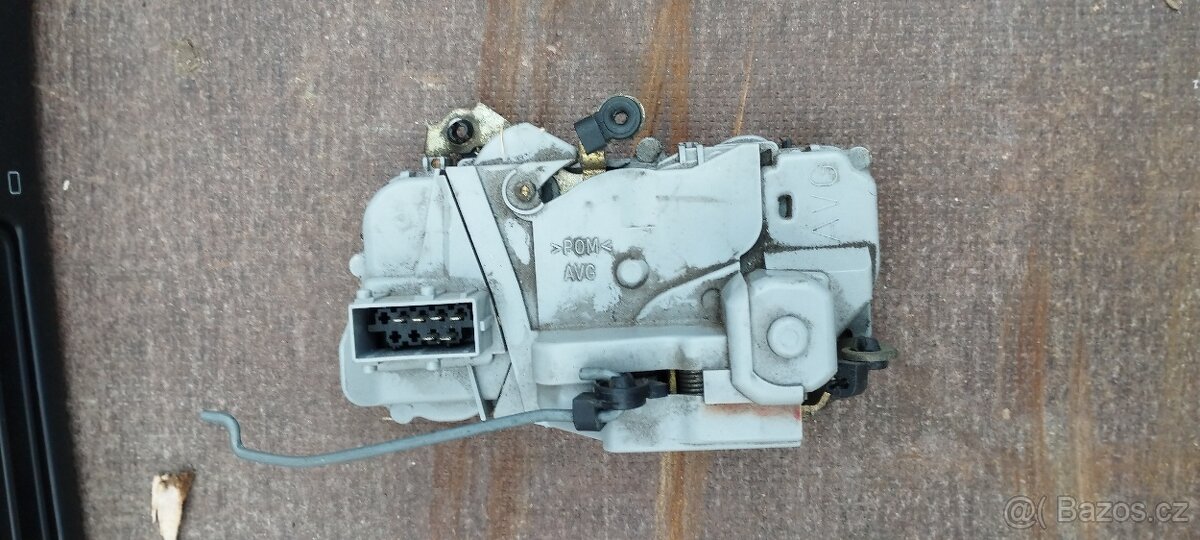 Nahradni dily Peugeot 406 - 9