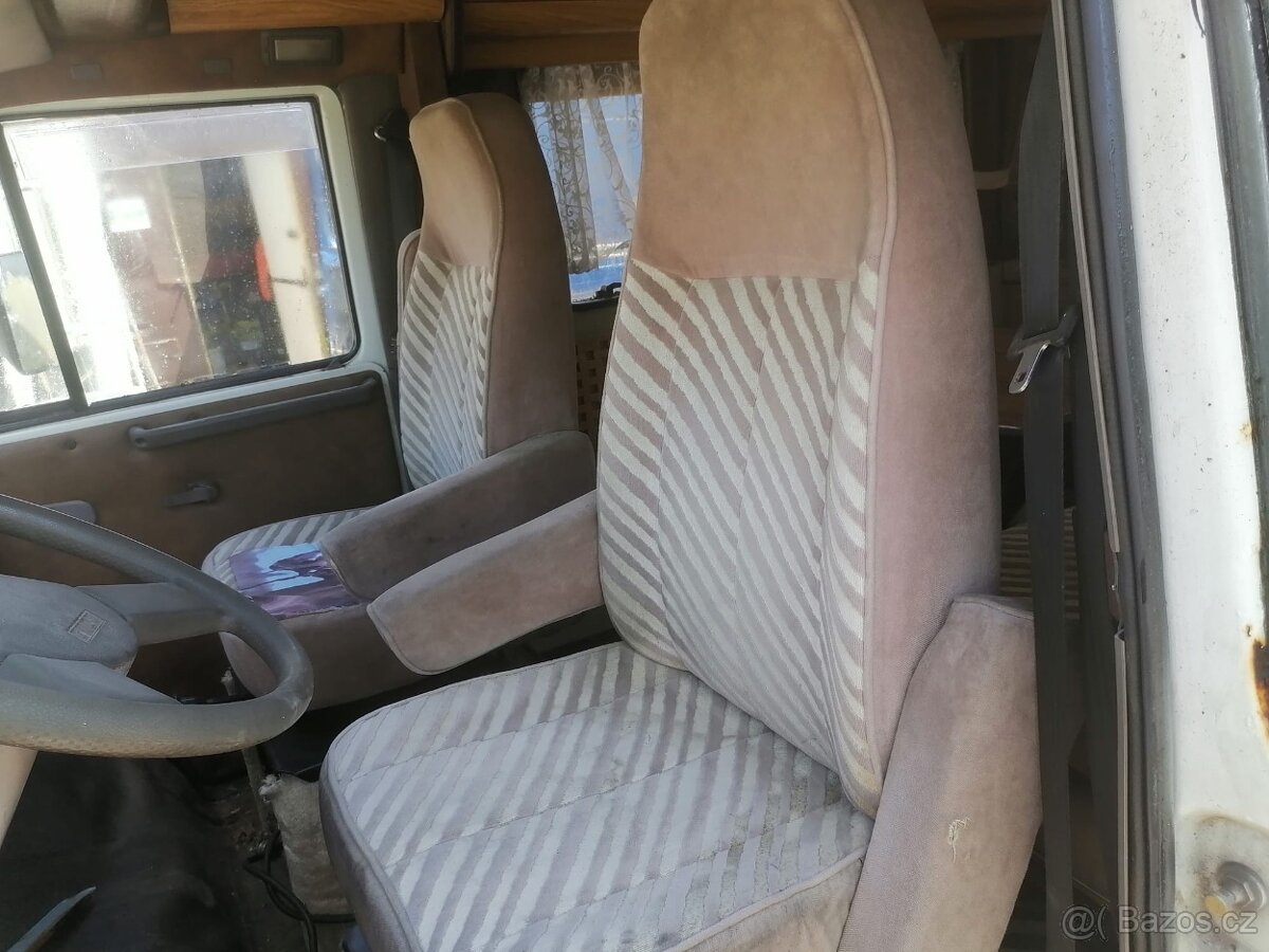 Obytný automobil Fiat 280 - 9