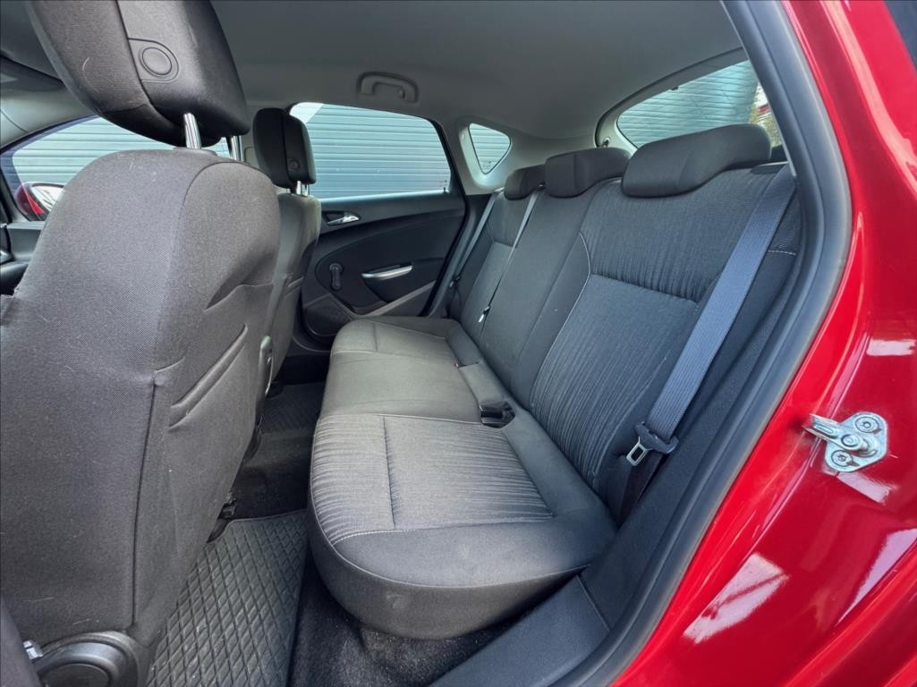 Opel Astra 1,4 (2012) - 9