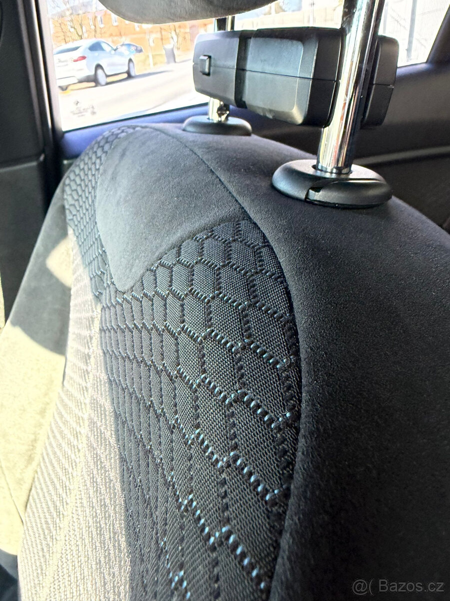 BMW 320d M Performance, 135 kW, automat, TOP stav - 9