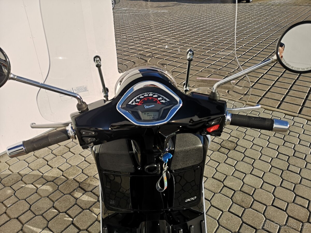 Vespa GTS 300 Super, r.v.2018, nová v ČR , najeto 7.441 km - 9