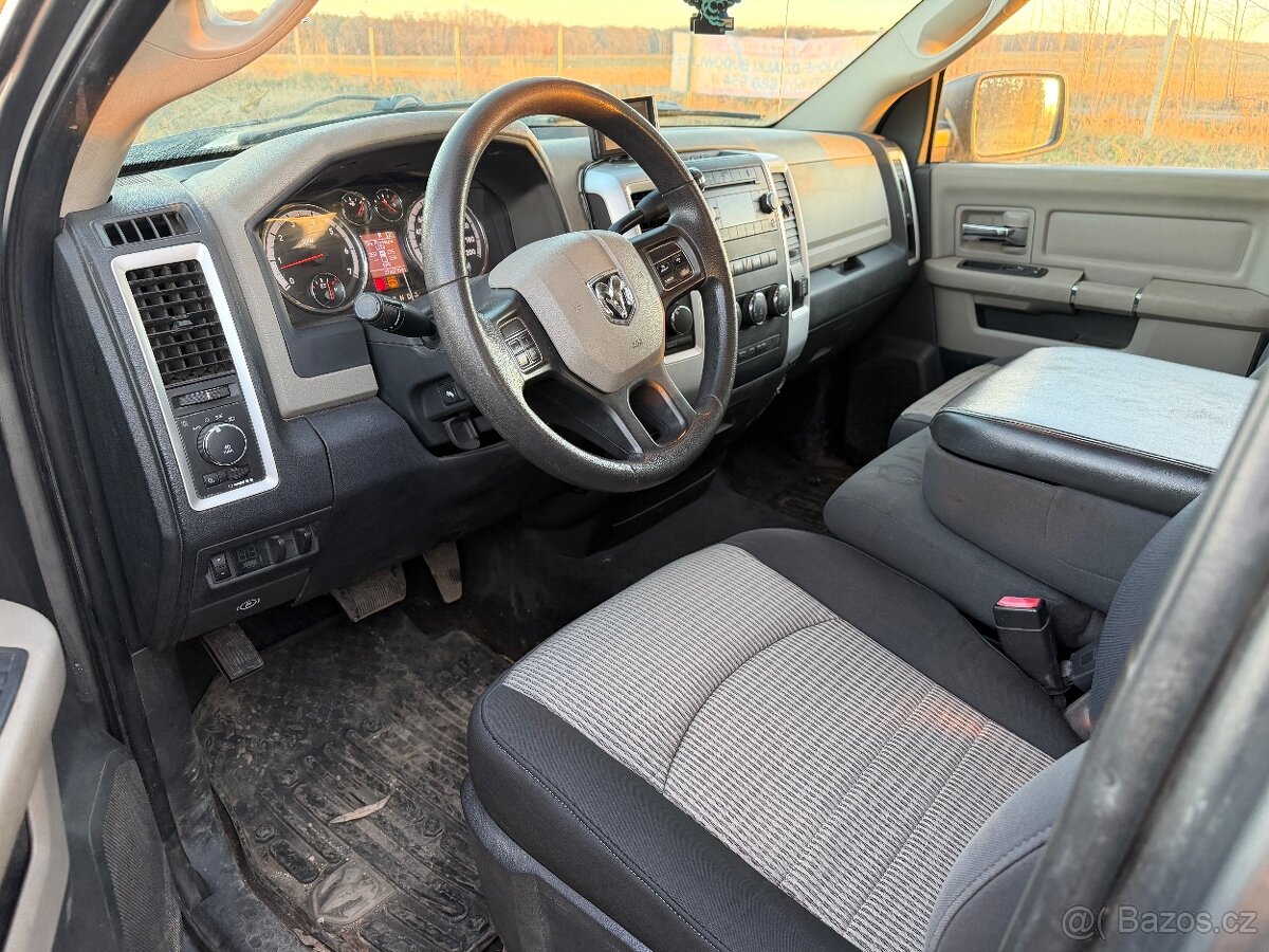 Dodge RAM 5.7 HEMI 4x4 2011r TOP CENA - 9