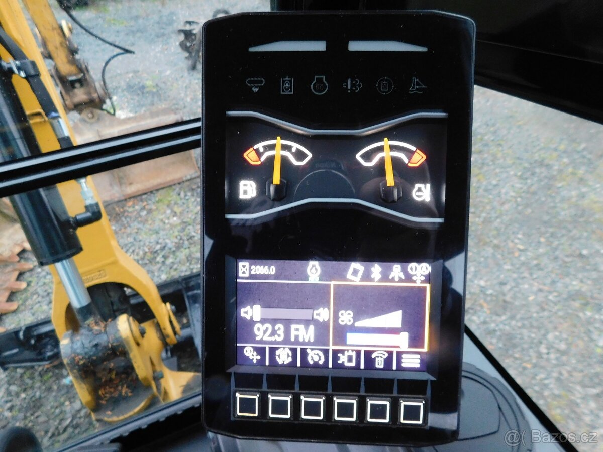 CAT 301.8, MTH 2066, hydraulická svahovka - 9