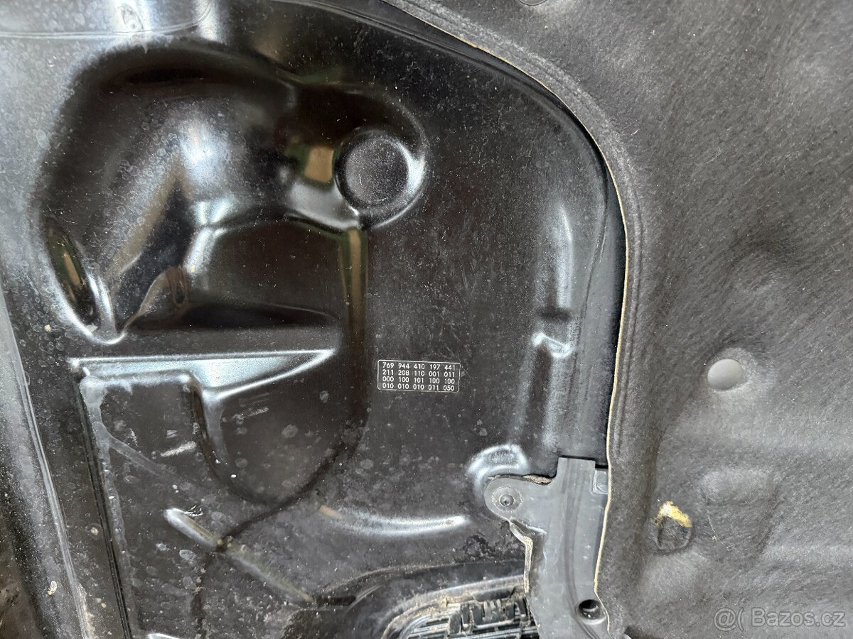 PŘEDNÍ KAPOTA MERCEDES W211 C197 - 9