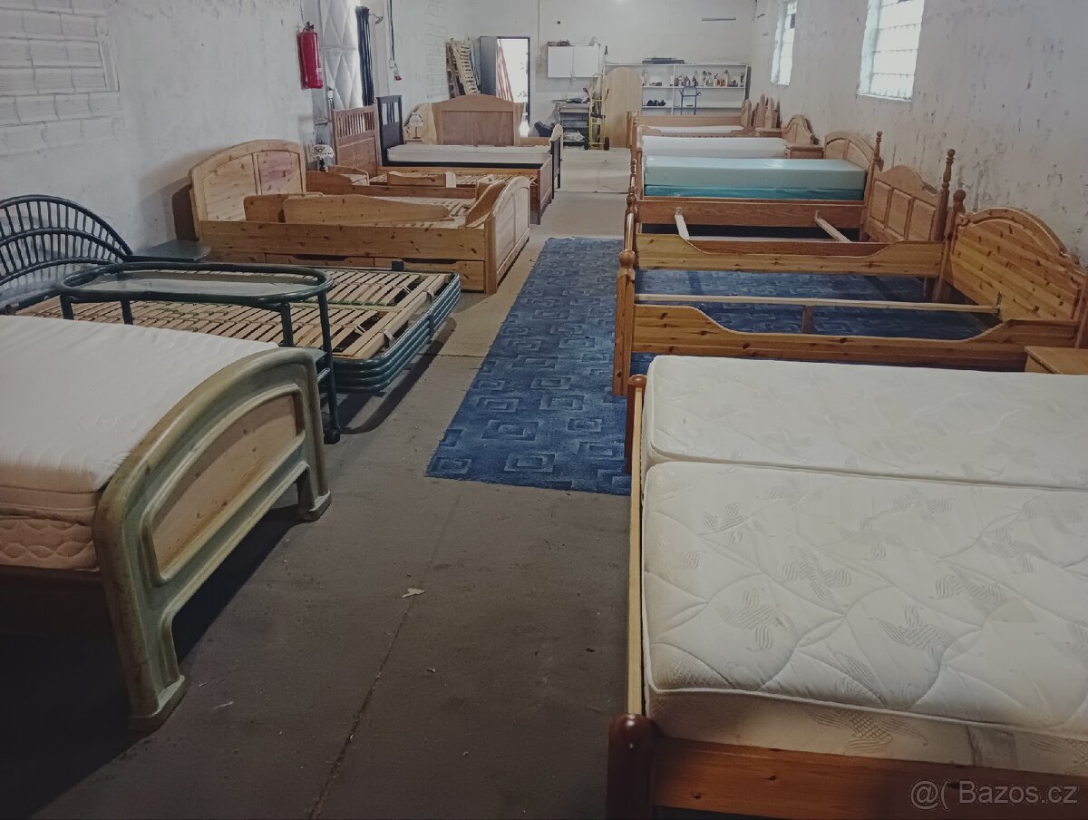 Moderní selská postel 180 plus noční stolek - 9