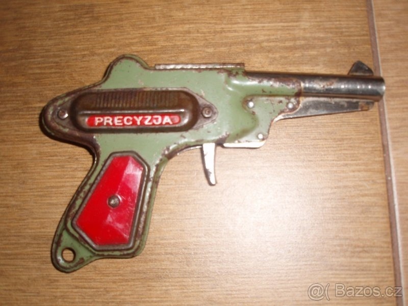 Svítilna - cvrček,nožíky Mikov Afrika a jiné,ple.pistolka - 9