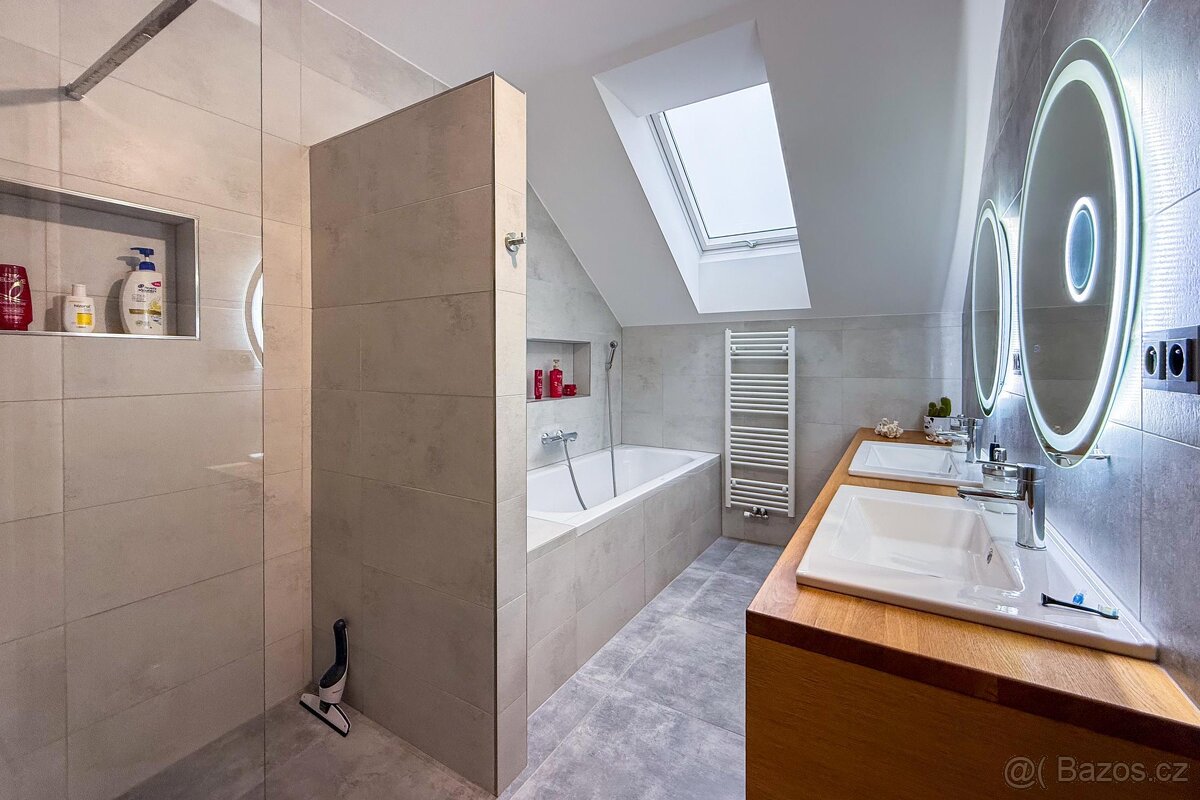 Prodej rodinného domu 7+1, Pohořelice - 9