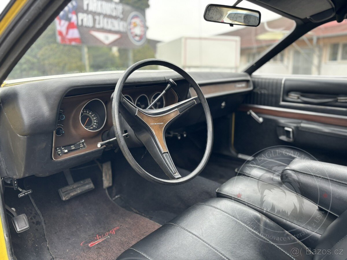 Dodge Charger SE - 9