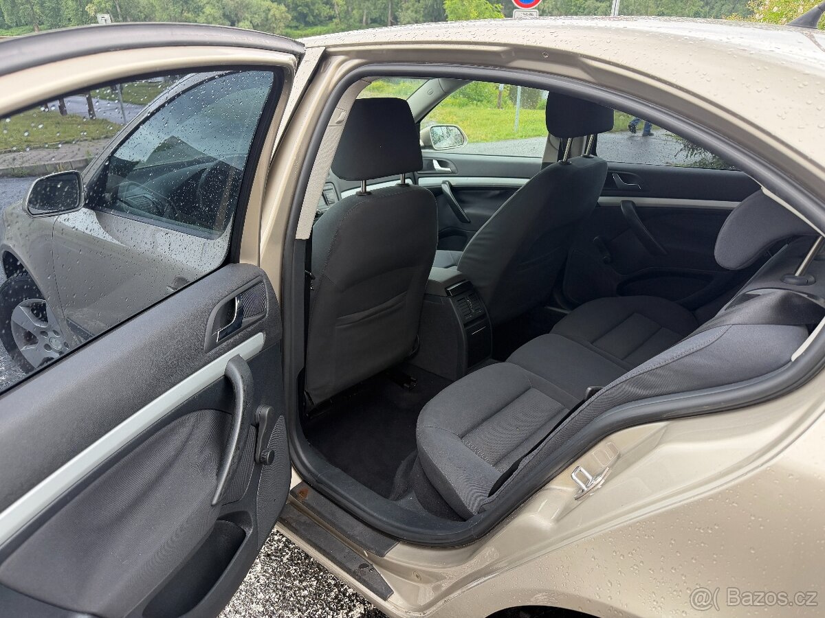 Škoda Octavia 1,6 85kw - NOVÁ STK - 9