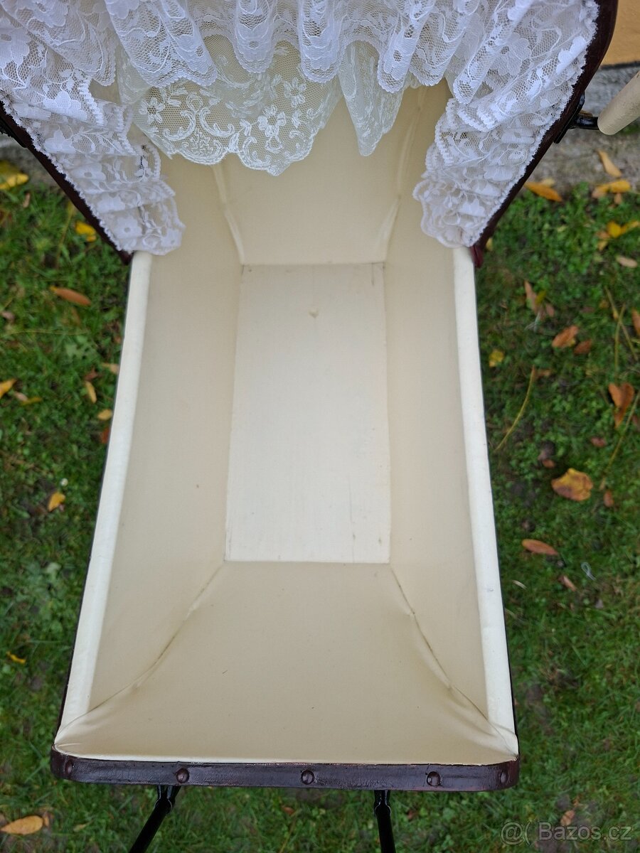 Starožitný kočárek pro panenky č. 637 - 9