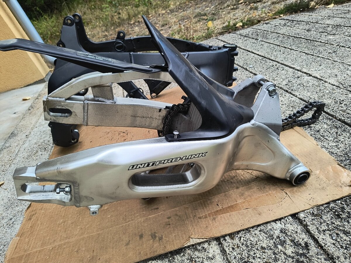 Náhradní díly Cbr 1000rr 2004-05 - 9