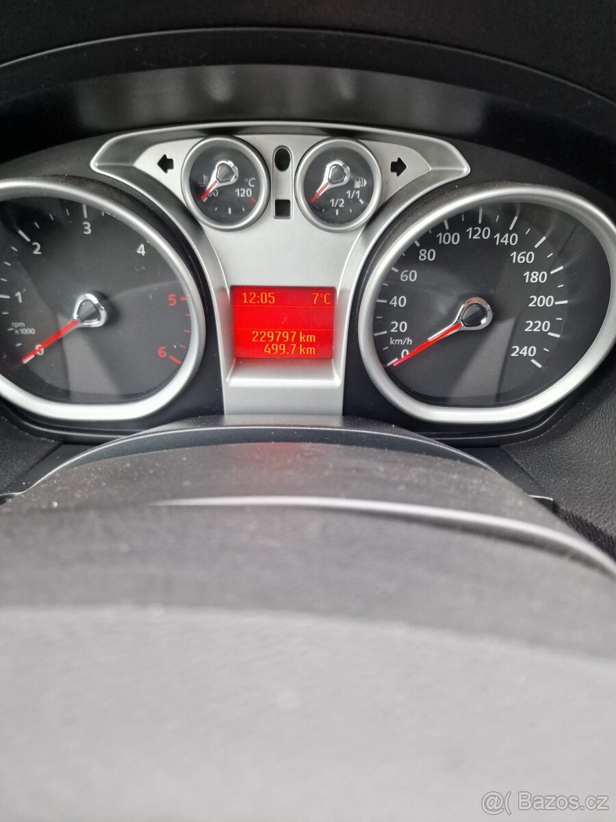 FORD focus C-Max Facelift 1.6tdci 80kw STK do 6/2026 Rok výr - 9