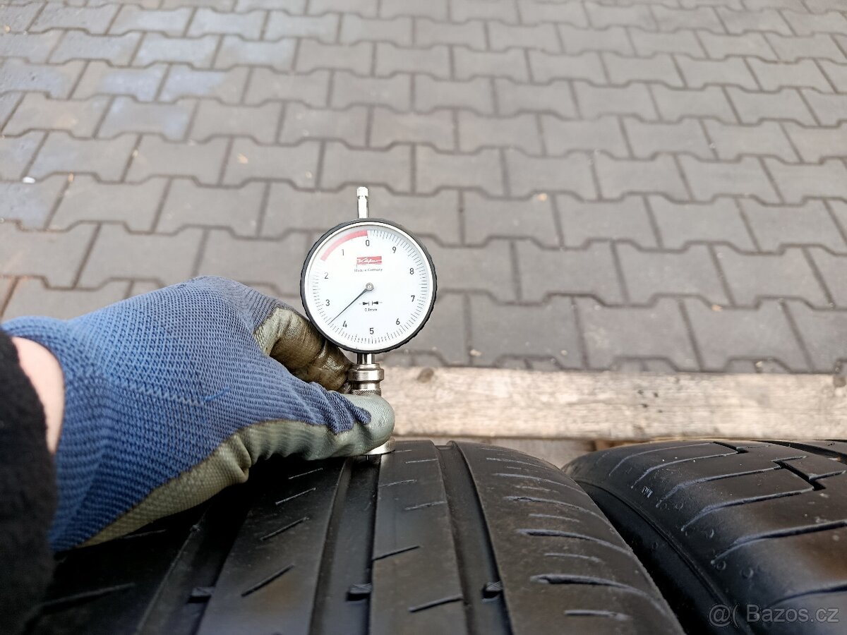 235/45/17 letní pneu continental - 9