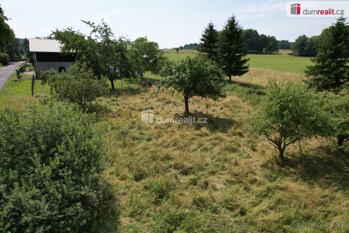Ideální místo pro Váš dům a zahradu - pozemek 4227 m² v Čerm - 9