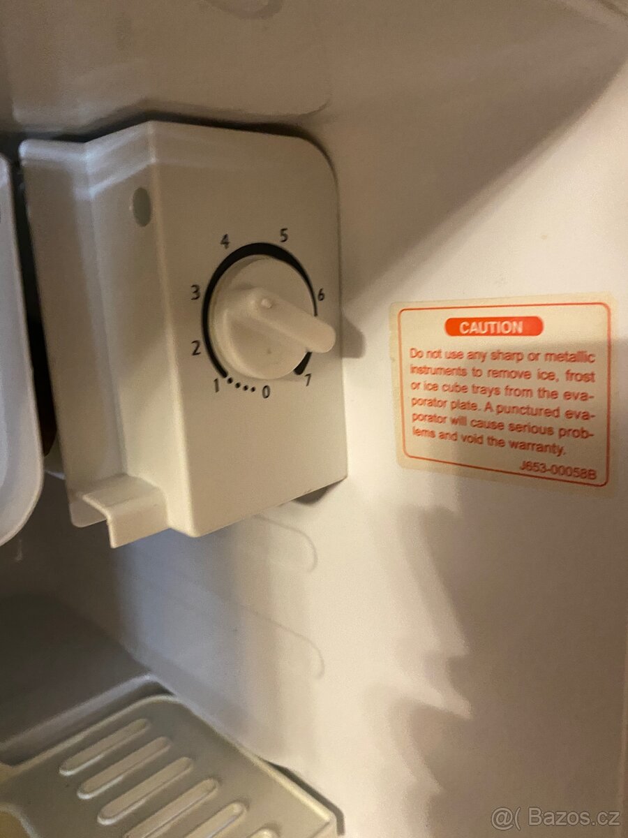 Prodám mini lednici LG GC-051SS – 46 l - 9