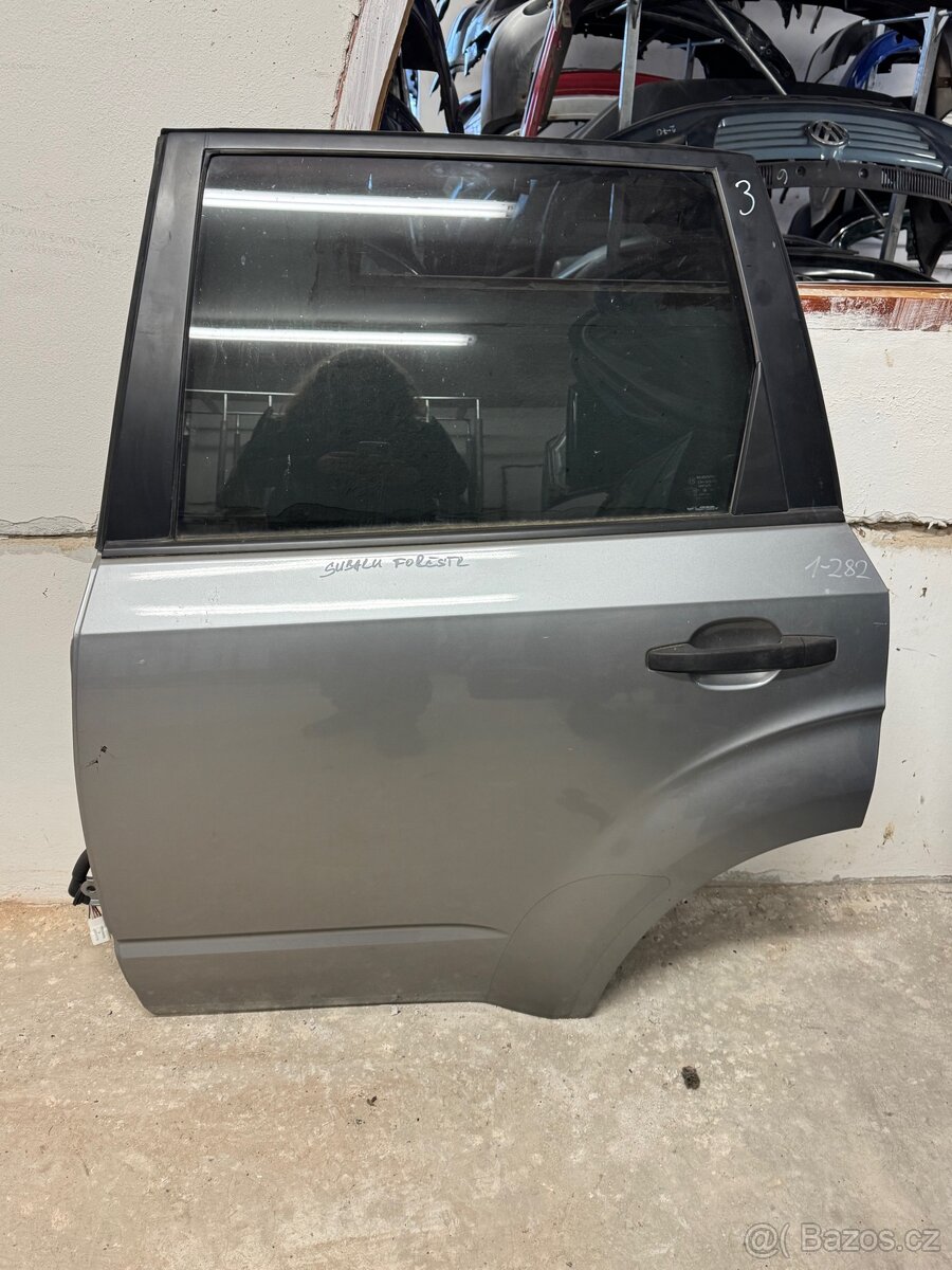 Subaru Forester, Levé dveře - 9