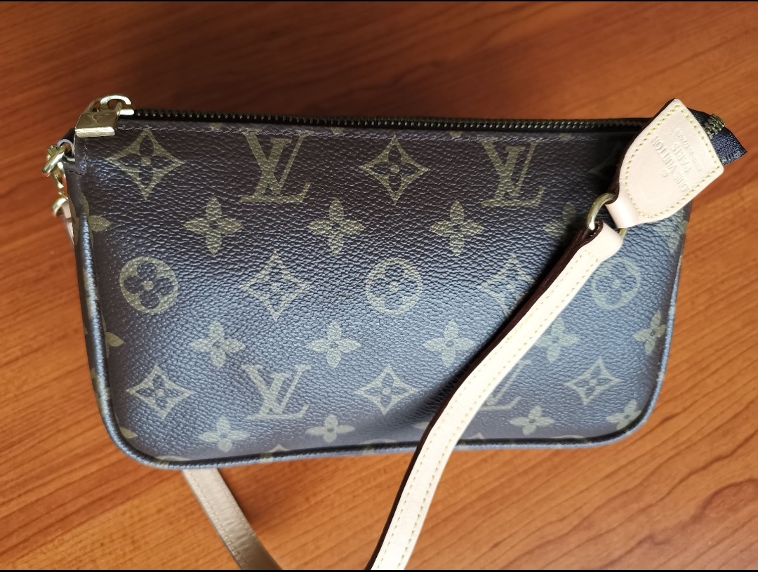 Krásná dámská kabelka - 9