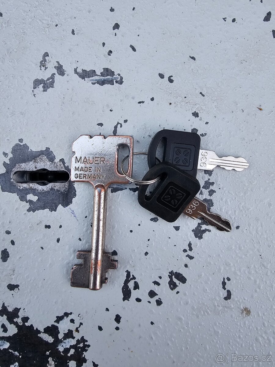 TREZOR NA ZAZDĚNÍ DO ZDI, PODLAHY - 9