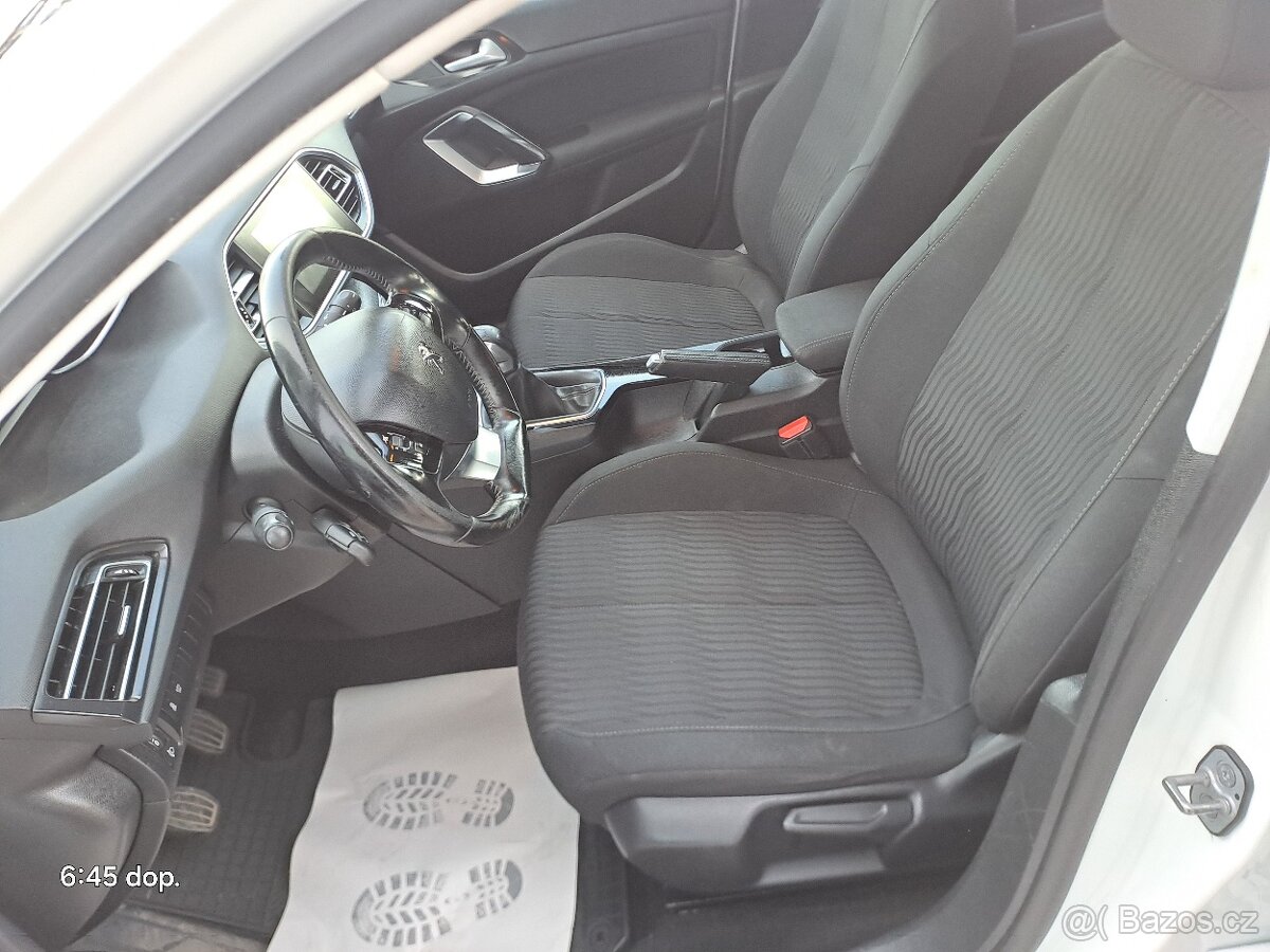 PEUGEOT 308 SW 1.6HDi combi r.16 170000km ČR, VELMI PĚKNÝ - 9