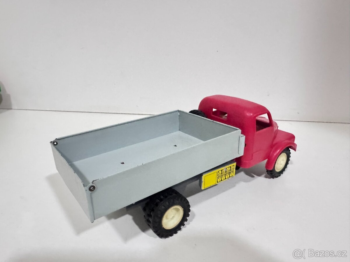 ITES - stará hračka - PRAGA S5T - 9