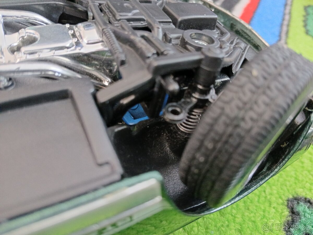 Ford mustang 1:18 bburago - 9